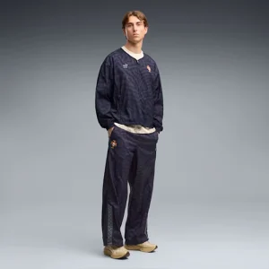 Areena Design <p><strong>Puma x Portugal x Salehe Bembury KING Track Jacket</strong> brings football-inspired style into match days, casual outfits, travel and gifting. Pair it with denim, cargos, joggers, track pants or clean sneakers for an easy supporter look.</p> Puma x Portugal x Salehe Bembury KING Track Jacket <p><strong>Puma x Portugal x Salehe Bembury KING Track Jacket</strong> brings football-inspired style into match days, casual outfits, travel and gifting. Pair it with denim, cargos, joggers, track pants or clean sneakers for an easy supporter look.</p>