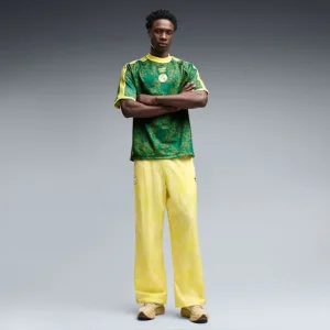 Areena Design <p><strong>Puma x Senegal x Salehe Bembury Goalkeeper Jersey</strong> brings football-inspired style into match days, casual outfits, travel and gifting. Pair it with shorts, denim, cargos, track pants or a light overshirt for an easy supporter look.</p> Puma x Senegal x Salehe Bembury Goalkeeper Jersey <p><strong>Puma x Senegal x Salehe Bembury Goalkeeper Jersey</strong> brings football-inspired style into match days, casual outfits, travel and gifting. Pair it with shorts, denim, cargos, track pants or a light overshirt for an easy supporter look.</p>