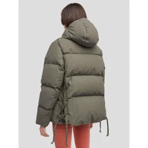 Areena Design <p>Rag and Bone Puffer Jacket delivers warm puffer styling, comfortable all-day wear, and easy everyday versatility.</p> Rag and Bone Puffer Jacket <p>Rag and Bone Puffer Jacket delivers warm puffer styling, comfortable all-day wear, and easy everyday versatility.</p>