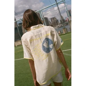 Areena Design <p><strong>Tombolo FIFA World Cup 2026 Lady Liberty Button-up Shirt</strong> brings football-inspired style into match days, casual outfits, travel and gifting. Pair it with shorts, denim, cargos, track pants or a light overshirt for an easy supporter look.</p> Tombolo FIFA World Cup 2026 Lady Liberty Button-up Shirt <p><strong>Tombolo FIFA World Cup 2026 Lady Liberty Button-up Shirt</strong> brings football-inspired style into match days, casual outfits, travel and gifting. Pair it with shorts, denim, cargos, track pants or a light overshirt for an easy supporter look.</p>