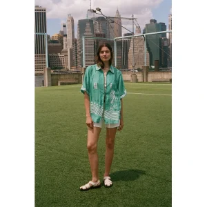 Areena Design <p><strong>Tombolo FIFA World Cup 2026 Stars and Stripes Teal Zipper Shirt</strong> brings football-inspired style into match days, casual outfits, travel and gifting. Pair it with shorts, denim, cargos, track pants or a light overshirt for an easy supporter look.</p> Tombolo FIFA World Cup 2026 Stars and Stripes Teal Zipper Shirt <p><strong>Tombolo FIFA World Cup 2026 Stars and Stripes Teal Zipper Shirt</strong> brings football-inspired style into match days, casual outfits, travel and gifting. Pair it with shorts, denim, cargos, track pants or a light overshirt for an easy supporter look.</p>