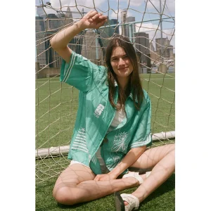 Areena Design <p><strong>Tombolo FIFA World Cup 2026 Stars and Stripes Teal Zipper Shirt</strong> brings football-inspired style into match days, casual outfits, travel and gifting. Pair it with shorts, denim, cargos, track pants or a light overshirt for an easy supporter look.</p> Tombolo FIFA World Cup 2026 Stars and Stripes Teal Zipper Shirt <p><strong>Tombolo FIFA World Cup 2026 Stars and Stripes Teal Zipper Shirt</strong> brings football-inspired style into match days, casual outfits, travel and gifting. Pair it with shorts, denim, cargos, track pants or a light overshirt for an easy supporter look.</p>