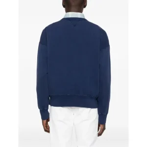 Areena Design <p>USA Sweatshirt brings a clean casual look with easy everyday styling, comfortable layering, and versatile outfit appeal for streetwear, travel, gifting, or relaxed wear.</p> USA Sweatshirt <p>USA Sweatshirt brings a clean casual look with easy everyday styling, comfortable layering, and versatile outfit appeal for streetwear, travel, gifting, or relaxed wear.</p>