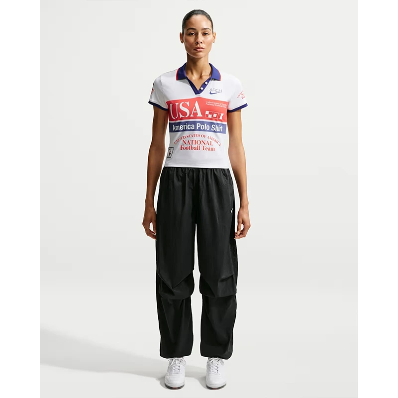 USA x VAA Short-Sleeve Polo USA x VAA Short-Sleeve Polo <p>USA x VAA Short-Sleeve Polo adds an easy everyday top to your wardrobe with clean, versatile styling. It is ideal for casual outfits, training-inspired looks, layered streetwear, and warm-weather styling.</p>