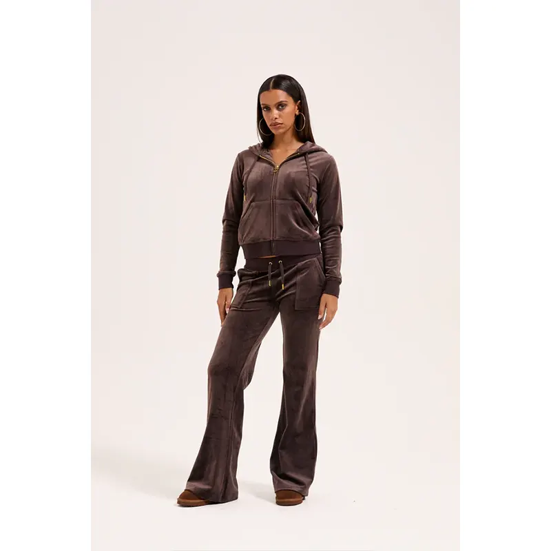 Vintage Juicy Couture Tracksuit 2 Vintage Juicy Couture Tracksuit <p>Vintage Juicy Couture Tracksuit delivers a coordinated casual look with easy streetwear styling, relaxed comfort, and versatile outfit appeal for travel, lounge days, or everyday wear.</p>
