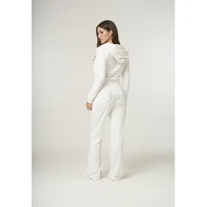 Areena Design <p>White Juicy Couture Tracksuit delivers a coordinated casual look with easy streetwear styling, relaxed comfort, and versatile outfit appeal for travel, lounge days, or everyday wear.</p> White Juicy Couture Tracksuit <p>White Juicy Couture Tracksuit delivers a coordinated casual look with easy streetwear styling, relaxed comfort, and versatile outfit appeal for travel, lounge days, or everyday wear.</p>