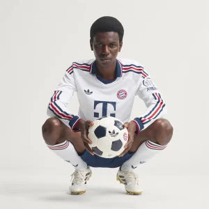 Areena Design <p><strong>Adidas FC Bayern 26/27 Away Authentic Jersey Longsleeve</strong> delivers a sport-inspired jersey look for game-day outfits, fan styling, casual wear, and sports-themed events. Its distinctive design offers team-inspired appeal, easy casual pairing, and energetic visual identity, making it a strong choice for personal wardrobes, collections, or gifting.</p> Adidas FC Bayern 26/27 Away Authentic Jersey Longsleeve <p><strong>Adidas FC Bayern 26/27 Away Authentic Jersey Longsleeve</strong> delivers a sport-inspired jersey look for game-day outfits, fan styling, casual wear, and sports-themed events. Its distinctive design offers team-inspired appeal, easy casual pairing, and energetic visual identity, making it a strong choice for personal wardrobes, collections, or gifting.</p>