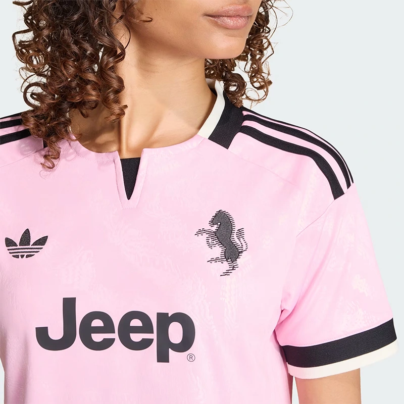 Adidas Juventus 26-27 Away Cropped Jersey 1 Adidas Juventus 26/27 Away Cropped Jersey <p><strong>Adidas Juventus 26/27 Away Cropped Jersey</strong> delivers a sport-inspired jersey look for game-day outfits, fan styling, casual wear, and sports-themed events. Its distinctive design offers team-inspired appeal, easy casual pairing, and energetic visual identity, making it a strong choice for personal wardrobes, collections, or gifting.</p>
