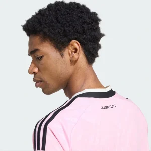 Areena Design <p><strong>Adidas Juventus 26/27 Away Jersey</strong> delivers a sport-inspired jersey look for game-day outfits, fan styling, casual wear, and sports-themed events. Its distinctive design offers team-inspired appeal, easy casual pairing, and energetic visual identity, making it a strong choice for personal wardrobes, collections, or gifting.</p> Adidas Juventus 26/27 Away Jersey <p><strong>Adidas Juventus 26/27 Away Jersey</strong> delivers a sport-inspired jersey look for game-day outfits, fan styling, casual wear, and sports-themed events. Its distinctive design offers team-inspired appeal, easy casual pairing, and energetic visual identity, making it a strong choice for personal wardrobes, collections, or gifting.</p>