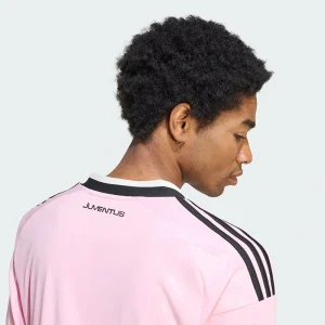 Areena Design <p><strong>Adidas Juventus 26/27 Away Jersey Long Sleeve</strong> delivers a sport-inspired jersey look for game-day outfits, fan styling, casual wear, and sports-themed events. Its distinctive design offers team-inspired appeal, easy casual pairing, and energetic visual identity, making it a strong choice for personal wardrobes, collections, or gifting.</p> Adidas Juventus 26/27 Away Jersey Long Sleeve <p><strong>Adidas Juventus 26/27 Away Jersey Long Sleeve</strong> delivers a sport-inspired jersey look for game-day outfits, fan styling, casual wear, and sports-themed events. Its distinctive design offers team-inspired appeal, easy casual pairing, and energetic visual identity, making it a strong choice for personal wardrobes, collections, or gifting.</p>