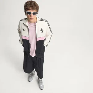 Areena Design <p><strong>Adidas Juventus Turin OG Track Top</strong> delivers a sport-inspired track top look for athleisure outfits, travel, casual styling, and active everyday looks. Its distinctive design offers easy layering, sporty visual appeal, and versatile outfit pairing, making it a strong choice for personal wardrobes, collections, or gifting.</p> Adidas Juventus Turin OG Track Top <p><strong>Adidas Juventus Turin OG Track Top</strong> delivers a sport-inspired track top look for athleisure outfits, travel, casual styling, and active everyday looks. Its distinctive design offers easy layering, sporty visual appeal, and versatile outfit pairing, making it a strong choice for personal wardrobes, collections, or gifting.</p>
