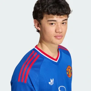 Areena Design <p><strong>Adidas Manchester United 26/27 Away Jersey</strong> delivers a sport-inspired jersey look for game-day outfits, fan styling, casual wear, and sports-themed events. Its distinctive design offers team-inspired appeal, easy casual pairing, and energetic visual identity, making it a strong choice for personal wardrobes, collections, or gifting.</p> Adidas Manchester United 26/27 Away Jersey <p><strong>Adidas Manchester United 26/27 Away Jersey</strong> delivers a sport-inspired jersey look for game-day outfits, fan styling, casual wear, and sports-themed events. Its distinctive design offers team-inspired appeal, easy casual pairing, and energetic visual identity, making it a strong choice for personal wardrobes, collections, or gifting.</p>