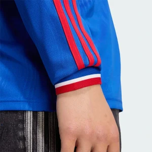 Areena Design <p><strong>Adidas Manchester United 26/27 Away Jersey Longsleeve</strong> delivers a sport-inspired jersey look for game-day outfits, fan styling, casual wear, and sports-themed events. Its distinctive design offers team-inspired appeal, easy casual pairing, and energetic visual identity, making it a strong choice for personal wardrobes, collections, or gifting.</p> Adidas Manchester United 26/27 Away Jersey Longsleeve <p><strong>Adidas Manchester United 26/27 Away Jersey Longsleeve</strong> delivers a sport-inspired jersey look for game-day outfits, fan styling, casual wear, and sports-themed events. Its distinctive design offers team-inspired appeal, easy casual pairing, and energetic visual identity, making it a strong choice for personal wardrobes, collections, or gifting.</p>