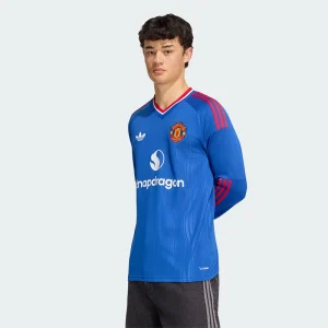 Areena Design <p><strong>Adidas Manchester United 26/27 Away Jersey Longsleeve</strong> delivers a sport-inspired jersey look for game-day outfits, fan styling, casual wear, and sports-themed events. Its distinctive design offers team-inspired appeal, easy casual pairing, and energetic visual identity, making it a strong choice for personal wardrobes, collections, or gifting.</p> Adidas Manchester United 26/27 Away Jersey Longsleeve <p><strong>Adidas Manchester United 26/27 Away Jersey Longsleeve</strong> delivers a sport-inspired jersey look for game-day outfits, fan styling, casual wear, and sports-themed events. Its distinctive design offers team-inspired appeal, easy casual pairing, and energetic visual identity, making it a strong choice for personal wardrobes, collections, or gifting.</p>