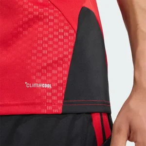 Areena Design <p><strong>Adidas Manchester United 26/27 Tiro Training Jersey</strong> delivers a sport-inspired jersey look for game-day outfits, fan styling, casual wear, and sports-themed events. Its distinctive design offers team-inspired appeal, easy casual pairing, and energetic visual identity, making it a strong choice for personal wardrobes, collections, or gifting.</p> Adidas Manchester United 26/27 Tiro Training Jersey <p><strong>Adidas Manchester United 26/27 Tiro Training Jersey</strong> delivers a sport-inspired jersey look for game-day outfits, fan styling, casual wear, and sports-themed events. Its distinctive design offers team-inspired appeal, easy casual pairing, and energetic visual identity, making it a strong choice for personal wardrobes, collections, or gifting.</p>