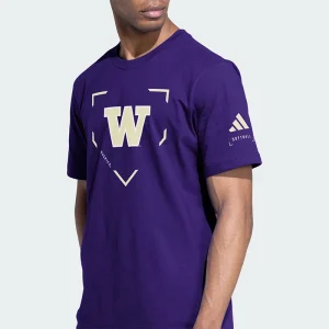 Areena Design <p><strong>Adidas University of Washington Short Sleeve Fresh T-Shirt</strong> delivers a versatile shirt look for casual outfits, smart-casual looks, travel, and everyday styling. Its distinctive design offers easy outfit coordination, flexible wear, and distinctive visual appeal, making it a strong choice for personal wardrobes, collections, or gifting.</p> Adidas University of Washington Short Sleeve Fresh T-Shirt <p><strong>Adidas University of Washington Short Sleeve Fresh T-Shirt</strong> delivers a versatile shirt look for casual outfits, smart-casual looks, travel, and everyday styling. Its distinctive design offers easy outfit coordination, flexible wear, and distinctive visual appeal, making it a strong choice for personal wardrobes, collections, or gifting.</p>