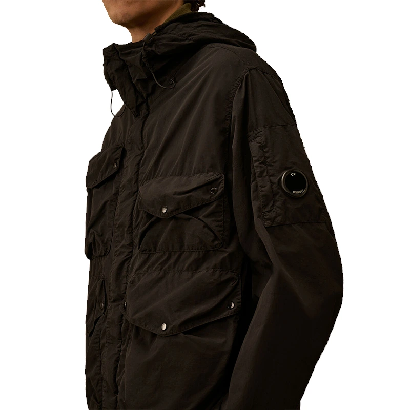 C.P. Company Flatt Nylon Goggle Jacket 3 C.P. Company Flatt Nylon Goggle Jacket <div class="product-short-description"><p>The C.P. Company Flatt Nylon Goggle Jacket delivers a modern jacket look inspired by C.P. Company utility design and signature goggle detailing. It stands out with signature goggle-inspired utility styling. Ideal for adding recognizable sportswear and streetwear character to your rotation.</p></div>
