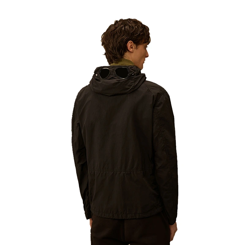 C.P. Company Flatt Nylon Goggle Jacket 4 C.P. Company Flatt Nylon Goggle Jacket <div class="product-short-description"><p>The C.P. Company Flatt Nylon Goggle Jacket delivers a modern jacket look inspired by C.P. Company utility design and signature goggle detailing. It stands out with signature goggle-inspired utility styling. Ideal for adding recognizable sportswear and streetwear character to your rotation.</p></div>