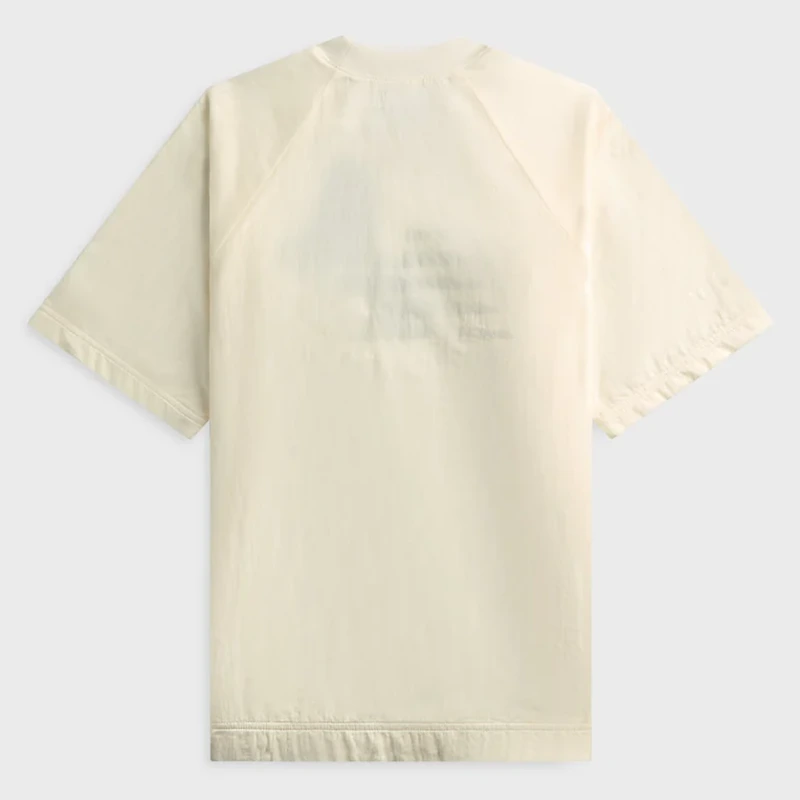 KITH x New Balance Grey Double Layer Tee 1 KITH x New Balance Grey Double Layer Tee <div class="product-short-description"><p>The KITH x New Balance Grey Double Layer Tee delivers a modern tee look inspired by KITH styling and New Balance sportswear heritage. It stands out with a layered construction. Ideal for adding recognizable sportswear and streetwear character to your rotation.</p></div>