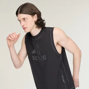 Areena Design <p><strong>Men's Adidas x Song For The Mute adi365 Black Running Tank Top</strong> delivers a sporty sleeveless tank top look for warm-weather outfits, gym-inspired looks, layering, and casual wear. Its distinctive design offers easy movement, flexible layering, and relaxed athletic appeal, making it a strong choice for personal wardrobes, collections, or gifting.</p> Men's Adidas x Song For The Mute adi365 Black Running Tank Top <p><strong>Men's Adidas x Song For The Mute adi365 Black Running Tank Top</strong> delivers a sporty sleeveless tank top look for warm-weather outfits, gym-inspired looks, layering, and casual wear. Its distinctive design offers easy movement, flexible layering, and relaxed athletic appeal, making it a strong choice for personal wardrobes, collections, or gifting.</p>