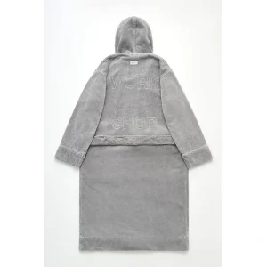 Areena Design <div class="product-short-description"><p>The Our Legacy Natura Grey WS Gelato Bathrobe delivers a modern bathrobe look inspired by minimal Our Legacy design and relaxed contemporary styling. Ideal for adding recognizable sportswear and streetwear character to your rotation.</p></div> Our Legacy Natura Grey WS Gelato Bathrobe <div class="product-short-description"><p>The Our Legacy Natura Grey WS Gelato Bathrobe delivers a modern bathrobe look inspired by minimal Our Legacy design and relaxed contemporary styling. Ideal for adding recognizable sportswear and streetwear character to your rotation.</p></div>