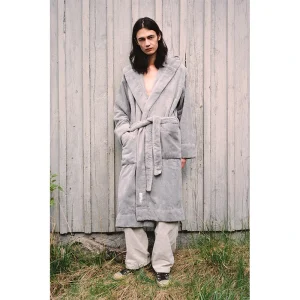 Areena Design <div class="product-short-description"><p>The Our Legacy Natura Grey WS Gelato Bathrobe delivers a modern bathrobe look inspired by minimal Our Legacy design and relaxed contemporary styling. Ideal for adding recognizable sportswear and streetwear character to your rotation.</p></div> Our Legacy Natura Grey WS Gelato Bathrobe <div class="product-short-description"><p>The Our Legacy Natura Grey WS Gelato Bathrobe delivers a modern bathrobe look inspired by minimal Our Legacy design and relaxed contemporary styling. Ideal for adding recognizable sportswear and streetwear character to your rotation.</p></div>