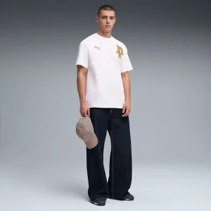 Areena Design <div class="product-short-description"><p>Elevate your collection with the PUMA Manchester City 10th Anniversary White Tee, a versatile tee featuring football-inspired design and fan-focused style. Designed for statement dressing, fan wear, and casual layering.</p></div> PUMA Manchester City 10th Anniversary White Tee <div class="product-short-description"><p>Elevate your collection with the PUMA Manchester City 10th Anniversary White Tee, a versatile tee featuring football-inspired design and fan-focused style. Designed for statement dressing, fan wear, and casual layering.</p></div>