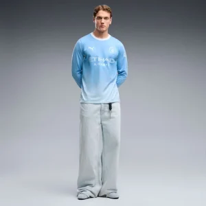 Areena Design <div class="product-short-description"><p>Shop the PUMA Manchester City Home Long Sleeve Jersey, a standout long-sleeve jersey shaped by football-inspired design and fan-focused style. It stands out with long-sleeve coverage. Easy to style, it brings a distinctive collaborative edge to casual outfits.</p></div> PUMA Manchester City Home Long Sleeve Jersey <div class="product-short-description"><p>Shop the PUMA Manchester City Home Long Sleeve Jersey, a standout long-sleeve jersey shaped by football-inspired design and fan-focused style. It stands out with long-sleeve coverage. Easy to style, it brings a distinctive collaborative edge to casual outfits.</p></div>