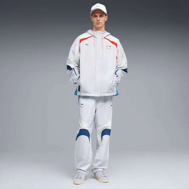 PUMA x BMW M Motorsport White Jacket 2 PUMA x BMW M Motorsport White Jacket <div class="product-short-description"><p>Refresh your wardrobe with the PUMA x BMW M Motorsport White Jacket, a premium jacket combining BMW M Motorsport heritage and modern racing style. A strong choice for fans, collectors, and everyday streetwear.</p></div>