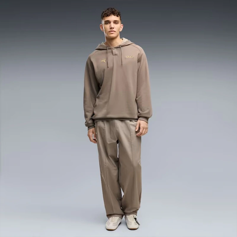 PUMA x Porsche Legacy Mouse Gray Hoodie 3 PUMA x Porsche Legacy Mouse Gray Hoodie <div class="product-short-description"><p>The PUMA x Porsche Legacy Mouse Gray Hoodie delivers a modern hoodie look inspired by Porsche motorsport heritage and refined streetwear appeal. Ideal for adding recognizable sportswear and streetwear character to your rotation.</p></div>
