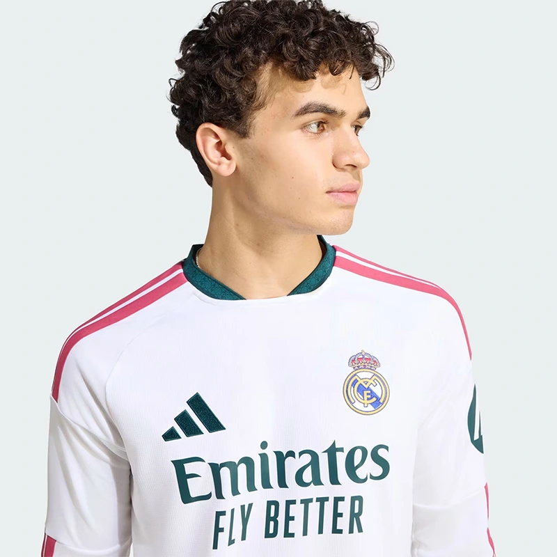 Adidas Real Madrid 26-27 Long Sleeve Home Jersey Men's 1 Adidas Real Madrid 26/27 Long Sleeve Home Jersey Men's <p>Show your team pride with the <strong>Adidas Real Madrid 26/27 Long Sleeve Home Jersey Men's</strong>, a standout fan jersey for match days, watch parties, sports collections, and everyday supporter style. Long sleeves add extra coverage for cooler match days.</p>