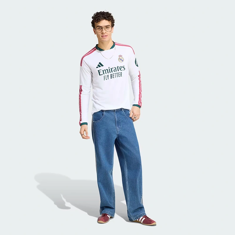 Adidas Real Madrid 26-27 Long Sleeve Home Jersey Men's 3 Adidas Real Madrid 26/27 Long Sleeve Home Jersey Men's <p>Show your team pride with the <strong>Adidas Real Madrid 26/27 Long Sleeve Home Jersey Men's</strong>, a standout fan jersey for match days, watch parties, sports collections, and everyday supporter style. Long sleeves add extra coverage for cooler match days.</p>