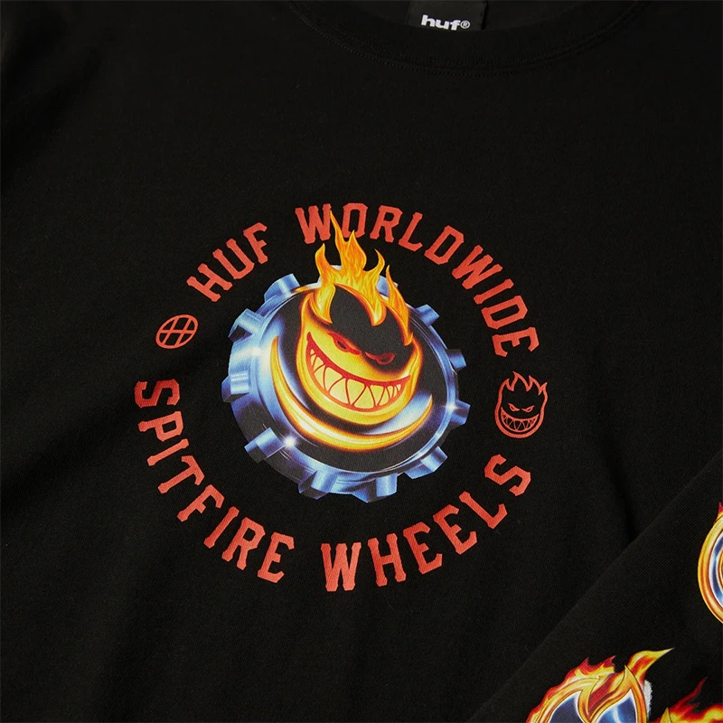 HUF x Spitfire Chrome Head Long Sleeve T-Shirt HUF x Spitfire Chrome Head Long Sleeve T-Shirt <p>Discover the <strong>HUF x Spitfire Chrome Head Long Sleeve T-Shirt</strong>, a versatile tee style made for casual and streetwear wardrobes. Great for everyday outfits, statement looks, layering, and collector-inspired fashion.</p>