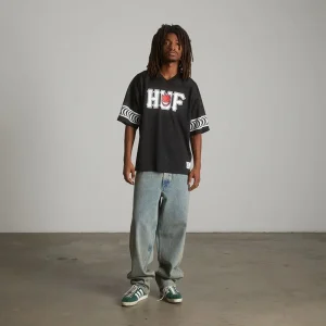 Areena Design <p>Shop the <strong>HUF x Spitfire End Zone Jersey</strong>, a sport-inspired jersey style made for fan looks and casual outfits. Ideal for game-day styling, streetwear, collections, and everyday sporty fashion.</p> HUF x Spitfire End Zone Jersey <p>Shop the <strong>HUF x Spitfire End Zone Jersey</strong>, a sport-inspired jersey style made for fan looks and casual outfits. Ideal for game-day styling, streetwear, collections, and everyday sporty fashion.</p>