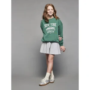 Areena Design <p>Shop the <strong>Jade New York Sweatshirt with Round Neckline and Color Blocking</strong>, a stylish sweatshirt featuring standout pattern detailing. Designed with an easy crew-style look with comfortable everyday appeal, it is a great choice for casual outfits, layering, gifting, travel, and everyday streetwear. Pair it with your favorite casual essentials for an effortless, trend-ready look.</p> Jade New York Sweatshirt with Round Neckline and Color Blocking <p>Shop the <strong>Jade New York Sweatshirt with Round Neckline and Color Blocking</strong>, a stylish sweatshirt featuring standout pattern detailing. Designed with an easy crew-style look with comfortable everyday appeal, it is a great choice for casual outfits, layering, gifting, travel, and everyday streetwear. Pair it with your favorite casual essentials for an effortless, trend-ready look.</p>