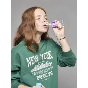 Areena Design <p>Shop the <strong>Jade New York Sweatshirt with Round Neckline and Color Blocking</strong>, a stylish sweatshirt featuring standout pattern detailing. Designed with an easy crew-style look with comfortable everyday appeal, it is a great choice for casual outfits, layering, gifting, travel, and everyday streetwear. Pair it with your favorite casual essentials for an effortless, trend-ready look.</p> Jade New York Sweatshirt with Round Neckline and Color Blocking <p>Shop the <strong>Jade New York Sweatshirt with Round Neckline and Color Blocking</strong>, a stylish sweatshirt featuring standout pattern detailing. Designed with an easy crew-style look with comfortable everyday appeal, it is a great choice for casual outfits, layering, gifting, travel, and everyday streetwear. Pair it with your favorite casual essentials for an effortless, trend-ready look.</p>