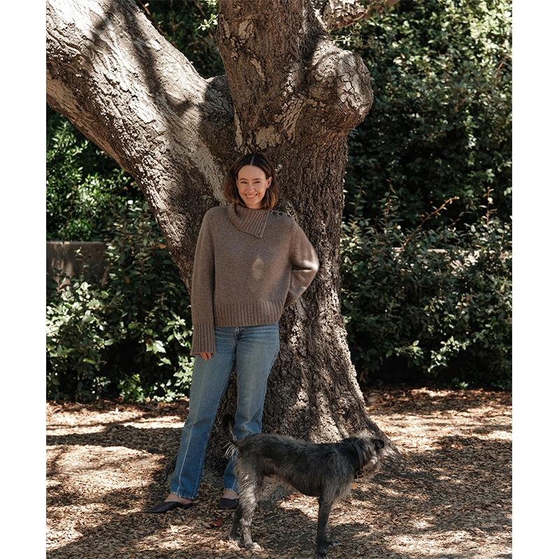 Jenni Kayne Essential Fall Sweater 2 Jenni Kayne Sweater <p>Shop the <strong>Jenni Kayne Sweater</strong>, a stylish sweater featuring modern everyday style. Designed with a polished knit-inspired look made for easy seasonal styling, it is a great choice for fall layering, work-to-weekend outfits, casual days, and seasonal wardrobes. Pair it with your favorite casual essentials for an effortless, trend-ready look.</p>