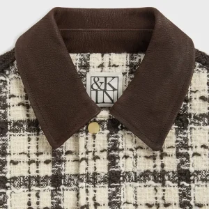 Areena Design <p>Upgrade your outerwear with the <strong>&Kin Mixed Tweed Hawthorne Flight Jacket</strong>. This distinctive jacket style suits casual outfits, street-inspired looks, seasonal layering, and collector wardrobes.</p> &Kin Mixed Tweed Hawthorne Flight Jacket <p>Upgrade your outerwear with the <strong>&Kin Mixed Tweed Hawthorne Flight Jacket</strong>. This distinctive jacket style suits casual outfits, street-inspired looks, seasonal layering, and collector wardrobes.</p>