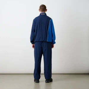 Areena Design <p>Shop the <strong>Palace Palazzo Shell Jacket</strong> for a clean windbreaker-inspired look. A versatile outerwear choice for casual layering, athletic styling, streetwear outfits, and transitional-season fashion.</p> Palace Palazzo Shell Jacket <p>Shop the <strong>Palace Palazzo Shell Jacket</strong> for a clean windbreaker-inspired look. A versatile outerwear choice for casual layering, athletic styling, streetwear outfits, and transitional-season fashion.</p>