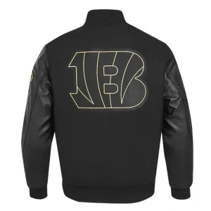 Areena Design <p>Shop the <strong>Pro Standard Black Cincinnati Bengals Jacket</strong>, a statement jacket style for casual layering and standout outfits. Ideal for streetwear, seasonal styling, themed looks, and everyday outerwear rotation.</p> Pro Standard Black Cincinnati Bengals Jacket <p>Shop the <strong>Pro Standard Black Cincinnati Bengals Jacket</strong>, a statement jacket style for casual layering and standout outfits. Ideal for streetwear, seasonal styling, themed looks, and everyday outerwear rotation.</p>