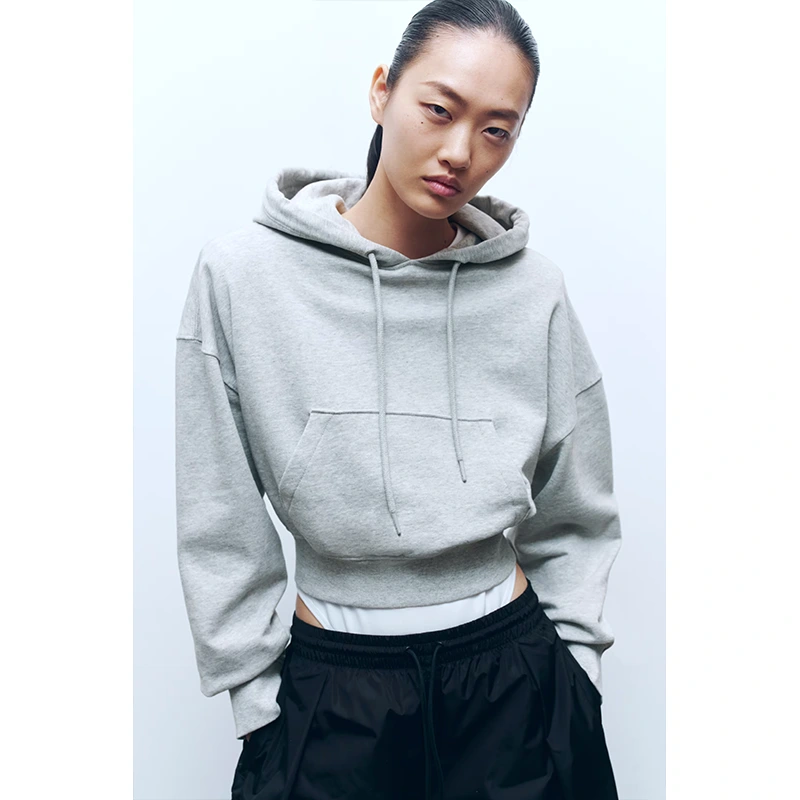 WARDROBE.NYC H&M Cropped Hoodie 4 WARDROBE.NYC H&M Cropped Hoodie <p>Shop the <strong>WARDROBE.NYC H&M Cropped Hoodie</strong>, a standout hoodie style for casual wear and street-inspired outfits. Ideal for everyday layering, relaxed looks, fan fashion, and seasonal wardrobe rotation.</p>