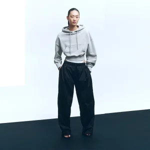 Areena Design <p>Shop the <strong>WARDROBE.NYC H&M Cropped Hoodie</strong>, a standout hoodie style for casual wear and street-inspired outfits. Ideal for everyday layering, relaxed looks, fan fashion, and seasonal wardrobe rotation.</p> WARDROBE.NYC H&M Cropped Hoodie <p>Shop the <strong>WARDROBE.NYC H&M Cropped Hoodie</strong>, a standout hoodie style for casual wear and street-inspired outfits. Ideal for everyday layering, relaxed looks, fan fashion, and seasonal wardrobe rotation.</p>