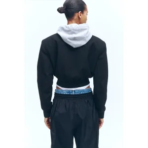 Areena Design <p>Refresh your outerwear with the <strong>WARDROBE.NYC H&M Cropped Wool Bomber Jacket</strong>. Its bomber jacket styling makes it a strong choice for casual wear, street-inspired outfits, layered looks, and collector wardrobes.</p> WARDROBE.NYC H&M Cropped Wool Bomber Jacket <p>Refresh your outerwear with the <strong>WARDROBE.NYC H&M Cropped Wool Bomber Jacket</strong>. Its bomber jacket styling makes it a strong choice for casual wear, street-inspired outfits, layered looks, and collector wardrobes.</p>