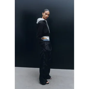 Areena Design <p>Refresh your outerwear with the <strong>WARDROBE.NYC H&M Cropped Wool Bomber Jacket</strong>. Its bomber jacket styling makes it a strong choice for casual wear, street-inspired outfits, layered looks, and collector wardrobes.</p> WARDROBE.NYC H&M Cropped Wool Bomber Jacket <p>Refresh your outerwear with the <strong>WARDROBE.NYC H&M Cropped Wool Bomber Jacket</strong>. Its bomber jacket styling makes it a strong choice for casual wear, street-inspired outfits, layered looks, and collector wardrobes.</p>