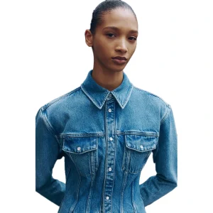 Areena Design <p>Upgrade your outerwear with the <strong>WARDROBE.NYC H&M Denim Hourglass Jacket</strong>. This distinctive jacket style suits casual outfits, street-inspired looks, seasonal layering, and collector wardrobes.</p> WARDROBE.NYC H&M Denim Hourglass Jacket <p>Upgrade your outerwear with the <strong>WARDROBE.NYC H&M Denim Hourglass Jacket</strong>. This distinctive jacket style suits casual outfits, street-inspired looks, seasonal layering, and collector wardrobes.</p>