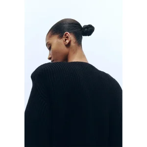 Areena Design <p>Discover the <strong>WARDROBE.NYC H&M Shoulder-Pad Wool Cardigan</strong>, a stylish sweater option for refined casual layering. Ideal for everyday outfits, seasonal styling, streetwear looks, and a versatile wardrobe rotation.</p> WARDROBE.NYC H&M Shoulder-Pad Wool Cardigan <p>Discover the <strong>WARDROBE.NYC H&M Shoulder-Pad Wool Cardigan</strong>, a stylish sweater option for refined casual layering. Ideal for everyday outfits, seasonal styling, streetwear looks, and a versatile wardrobe rotation.</p>