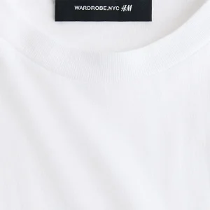 Areena Design <p>Shop the <strong>WARDROBE.NYC H&M White Long-Sleeved Cotton Top</strong>, a standout T-shirt style for casual wear and street-inspired outfits. Ideal for everyday styling, layered looks, fan fashion, and statement wardrobes.</p> WARDROBE.NYC H&M White Long-Sleeved Cotton Top <p>Shop the <strong>WARDROBE.NYC H&M White Long-Sleeved Cotton Top</strong>, a standout T-shirt style for casual wear and street-inspired outfits. Ideal for everyday styling, layered looks, fan fashion, and statement wardrobes.</p>