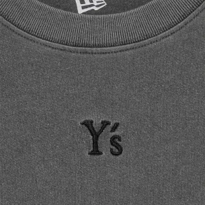 Areena Design <p>Shop the <strong>Y's x New Era Long Sleeve Cotton Tee</strong>, a standout T-shirt style for casual wear and street-inspired outfits. Ideal for everyday styling, layered looks, fan fashion, and statement wardrobes.</p> Y's x New Era Long Sleeve Cotton Tee <p>Shop the <strong>Y's x New Era Long Sleeve Cotton Tee</strong>, a standout T-shirt style for casual wear and street-inspired outfits. Ideal for everyday styling, layered looks, fan fashion, and statement wardrobes.</p>