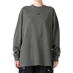 Areena Design <p>Shop the <strong>Y's x New Era Long Sleeve Cotton Tee</strong>, a standout T-shirt style for casual wear and street-inspired outfits. Ideal for everyday styling, layered looks, fan fashion, and statement wardrobes.</p> Y's x New Era Long Sleeve Cotton Tee <p>Shop the <strong>Y's x New Era Long Sleeve Cotton Tee</strong>, a standout T-shirt style for casual wear and street-inspired outfits. Ideal for everyday styling, layered looks, fan fashion, and statement wardrobes.</p>