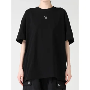 Areena Design <p>Shop the <strong>Y's x New Era Short Sleeve Black Cotton Tee</strong>, a standout T-shirt style for casual wear and street-inspired outfits. Ideal for everyday styling, layered looks, fan fashion, and statement wardrobes.</p> Y's x New Era Short Sleeve Black Cotton Tee <p>Shop the <strong>Y's x New Era Short Sleeve Black Cotton Tee</strong>, a standout T-shirt style for casual wear and street-inspired outfits. Ideal for everyday styling, layered looks, fan fashion, and statement wardrobes.</p>